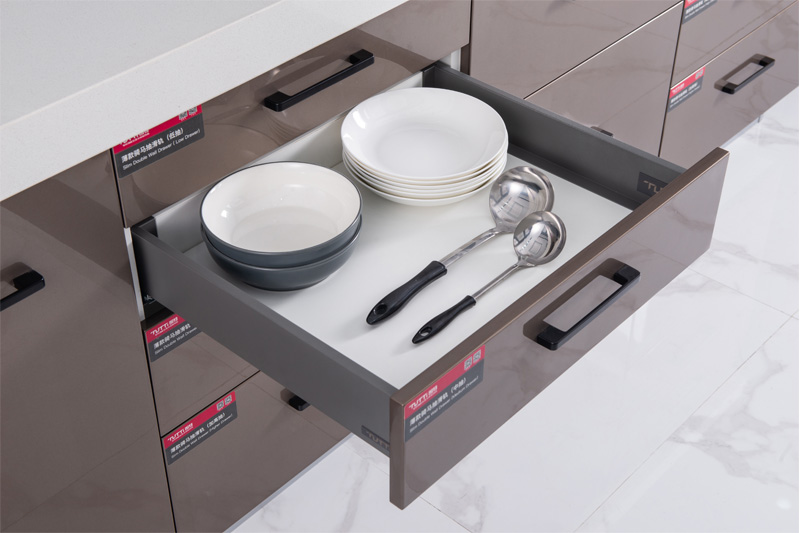 Schlanke doppelwandige Schublade mit 2D-Anpassung